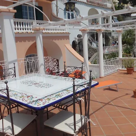 Pensión Little Flower Positano