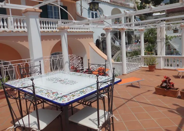 Pensión Little Flower Positano